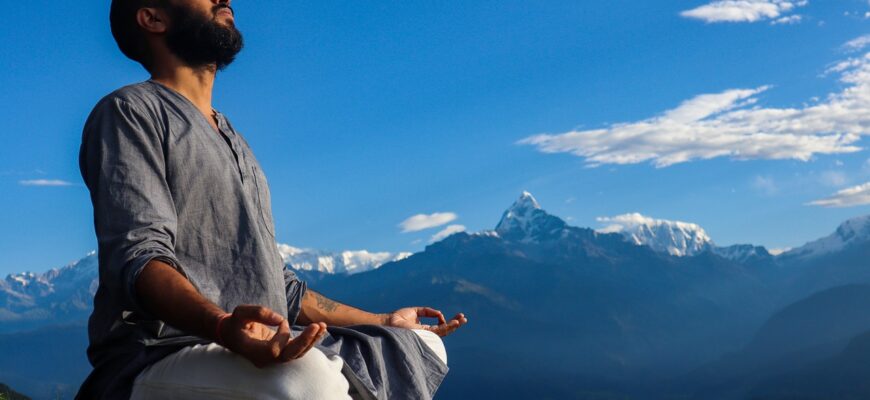 La Pratique du Yoga au Népal : Une Tradition Ancestrale